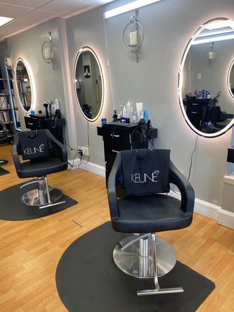 Salon Chair/booth rental in Quincy – $65 daily – 617-596-0474