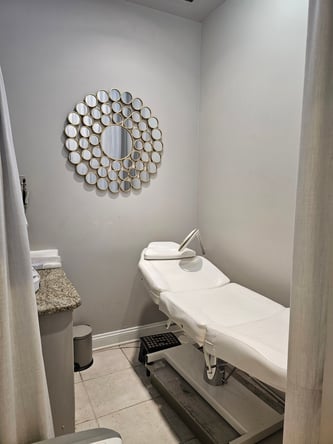Arlington, VA — Hair & Nail Stations for Rent (Daily/Weekly)