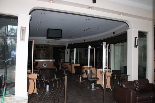 Turnkey Salon Space for Lease – Fully Built-Out with Stations and Mirrors