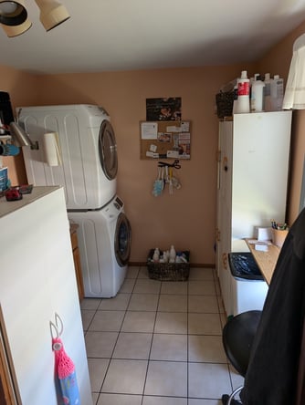 Salon Suites and Booths for Rent in Downtown Pewaukee, WI