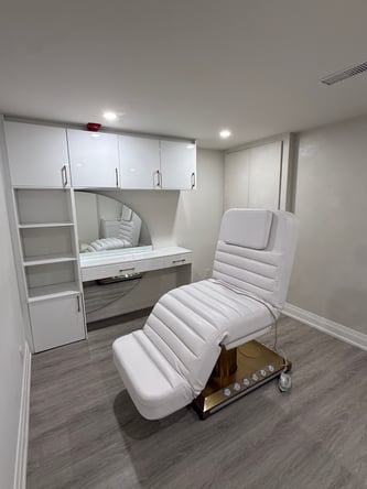 PRIVATE LOWER-LEVEL COMMERCIAL SPACE FOR LEASE – YORKVILLE