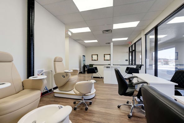 30% OFF Micro Retail, NailBar, Tan, Massage, Salon/Spa Suites