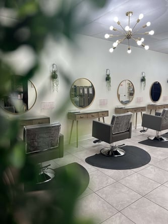 Booth Rent in West Mobile, Alabama
