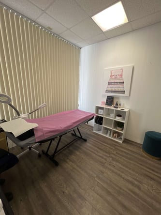 Fort Lauderdale,FL Salon Room Rental health, beauty, wellness