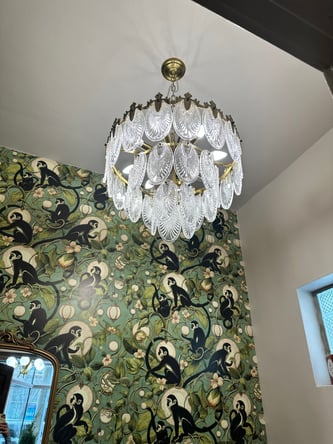 Luxury Salon Chair for Lease in Grand Rapids — All-Inclusive & Vibrant Vibe!