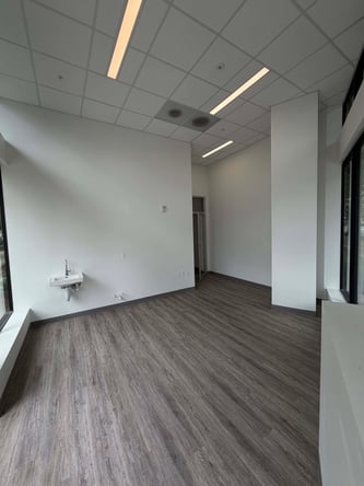 Salon Suites at Grand St Seattle – Built-In Client Base | 30% Off May Move-In
