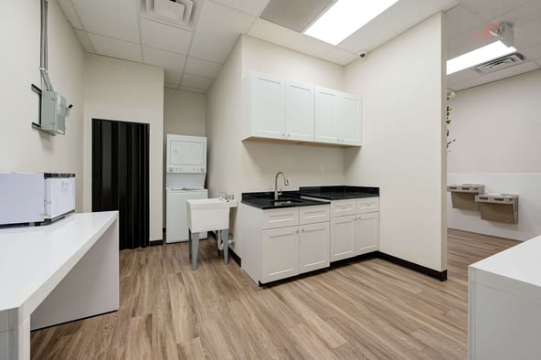 30% OFF Micro Retail, NailBar, Tan, Massage, Salon/Spa Suites
