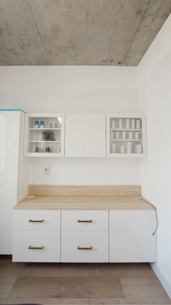 Splittable Downtown Seattle Salon Studio: Fully Renovated for 2 Providers, Parking Included