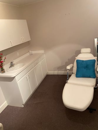 hairstylist booth rental