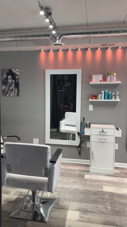 Booths for Rent – Perfect for Beauty Professionals!