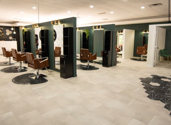 MOVE IN- READY SUITE AND BOOTHS TO RENT IN DALLAS, TX!