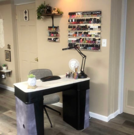 Salon booth rental available $100 Wk with a great opportunity to add new clients to your books….