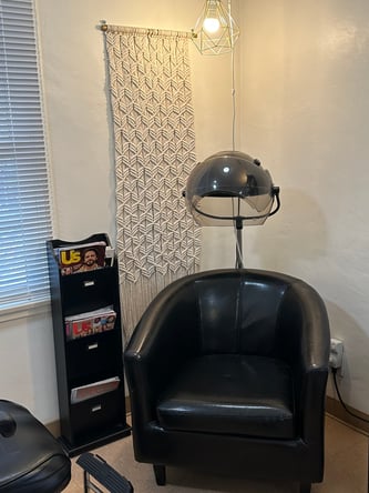 Boutique salon stations for rent in Montrose CA