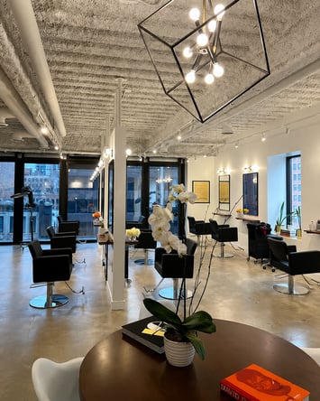 Luxury Chair Rental in River North, Chicago – 24/7 Access