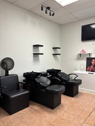 Salon suite and Chair rentals in Lilburn ,Ga