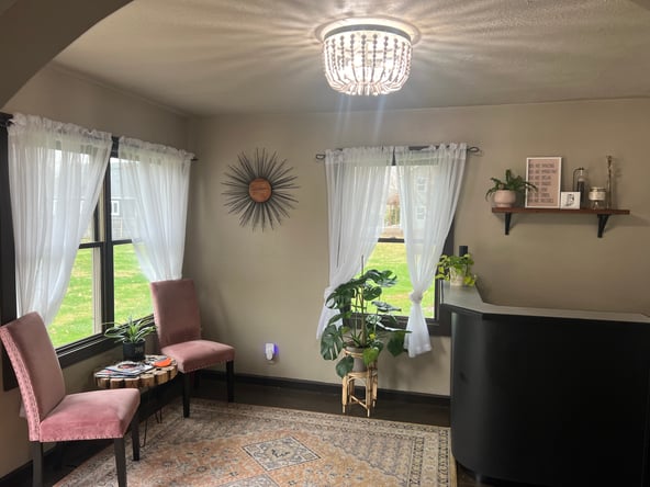 Chair for rent in Old Town Greenwood