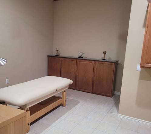 Salon space for rent w/ 1 month free – Hairstylists, Beauty Pros, and Massage Therapists welcomed