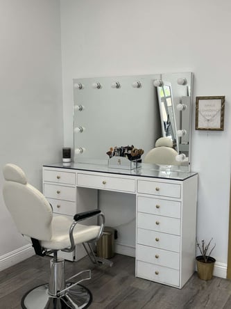 Styling station available for rent