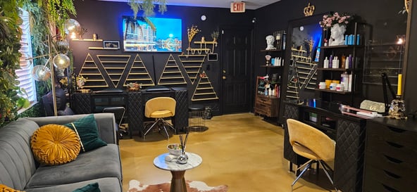 Wynwood Manicure Tables & Stylist Chairs For Rent