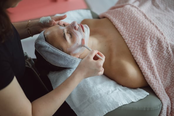 🌿 Esena Facial Bar – Modern Facial & Head Spa Studio for Rent | Oakland Park, FL