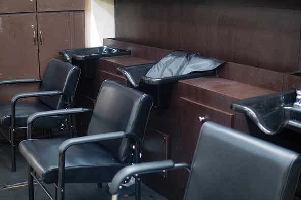 Flatbush Salon Chair Rental – AC, Break Room, Great Foot Traffic (Brooklyn)