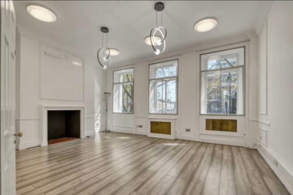 Spacious and glamorous room for aesthetic medical treatments