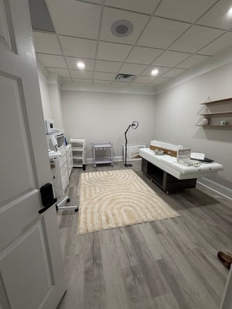 Private Treatment Room in Wellness Spa | Sink, WiFi & Parking Included