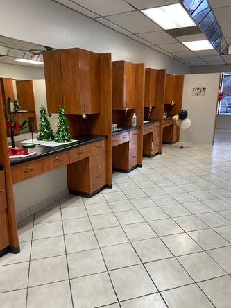 $175 weekly Booths for Rent in Eastpointe, MI- Beauty, Barber, Nail Tech, Eyebrows, Lashes