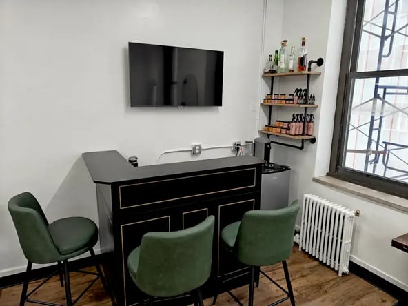 Premium Chair Rental in Luxury Midtown Men’s Salon – Across from Grand Central
