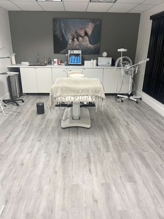 Daily & Weekly Rates- Esthetician, tattoo artist massage therapist room rental