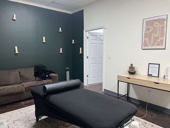 Now Hiring Booth Renters!