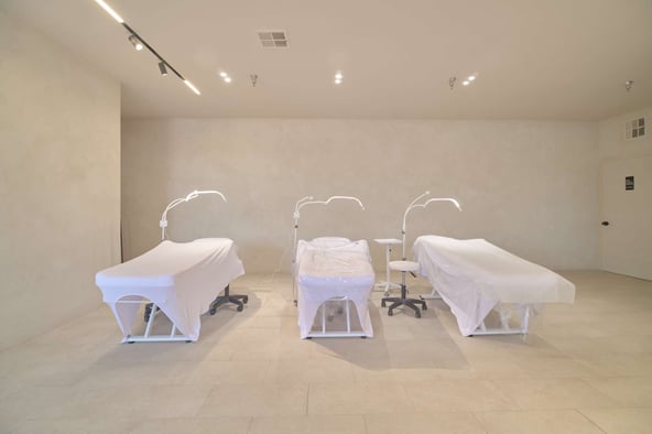 Space for Rent Available for Nail, Eyelash, Wax, and Tattoo Artist.