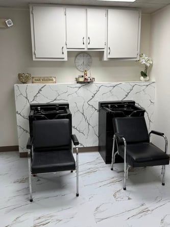 Private hair salon suites for rent