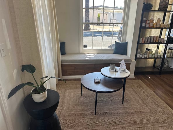 🌿 Chair for Rent – Davines Salon, Downtown Redlands