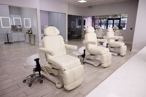 Luxury Salon Chairs & Private Room for Rent – Sherman Oaks