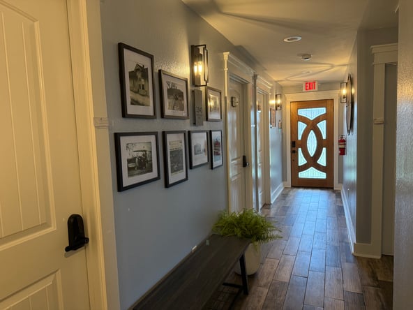 Charming Private Salon Suite in Pearland – Move-In Special!