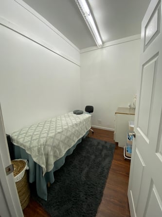 Furnished Esthetician Room for Rent – Prime Santa Monica/Westside Beauty Studio