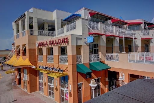 Sola Salon Studios in Pompano Beach, FL – Salon Suite for Rent