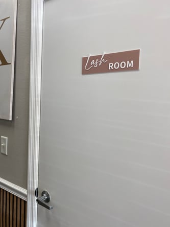 Brand New Suites, Booths & Chairs in Altamonte Springs | Delicate Beauties Beauty Bar