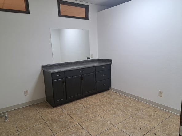 Salon Suite for Rent