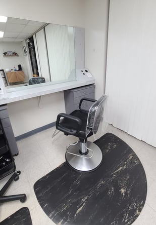 Hair station rentals West Hills