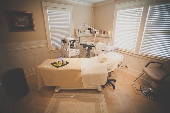 Salon Chair for Rent – Barber or Stylist are welcome.