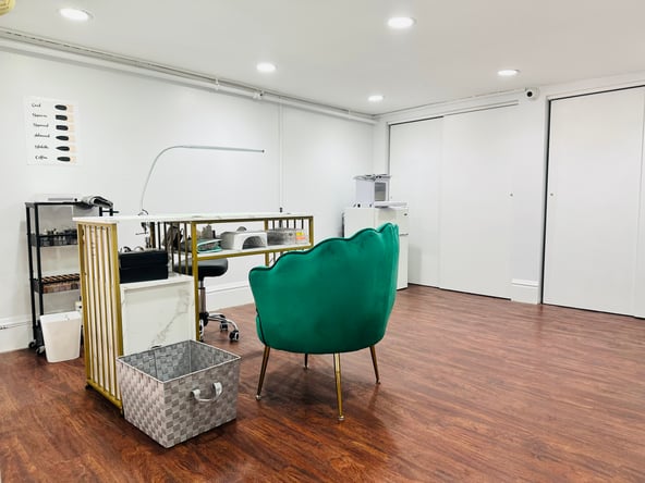Chair Rental in Manhattan – Beautiful, Calm Salon Near Koreatown