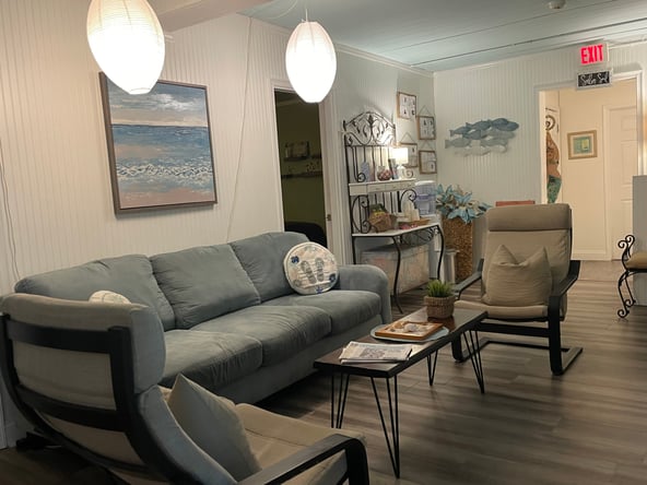 Charming Salon Suite in Island Spa