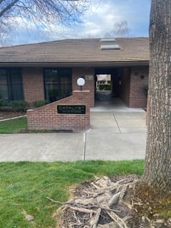 Roseville Salon Suites for Lease – 8×8 Suite! Perfect for Beauty Pros