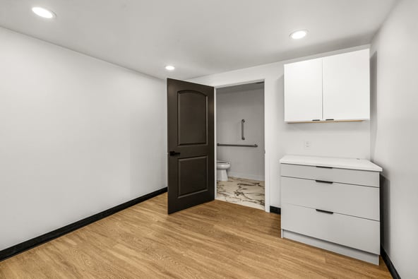 SALON SUITE FOR RENT – THE FLORENCE COLLECTIVE | OAK CREEK