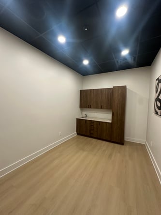 Luxury suites for rent/ Co working space