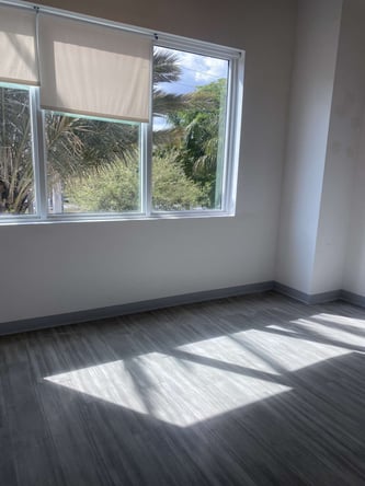 Suite / Chair Rental in Miramar