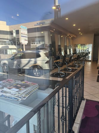 Hair Stations for Rent in a Beloved Tarzana Salon!