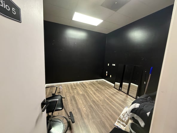 Private Salon Suites in Casselberry, FL: All Utilities Included & 24/7 Access
